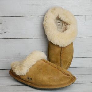 UGG  Womens Size 7 Moraene 1118981 Chesnut  Sllippers  READ DESCRIPTION